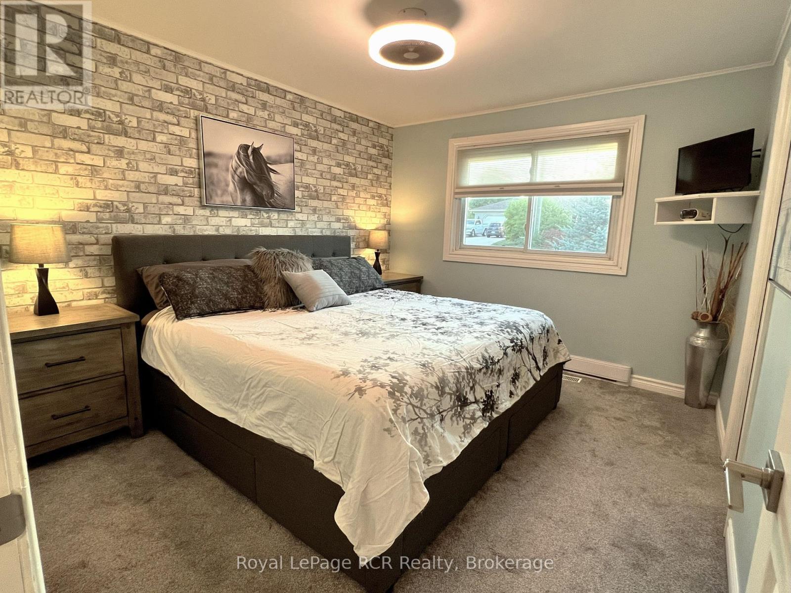 












251 PEARSON STREET

,
Meaford,




Ontario
N4L1L6

