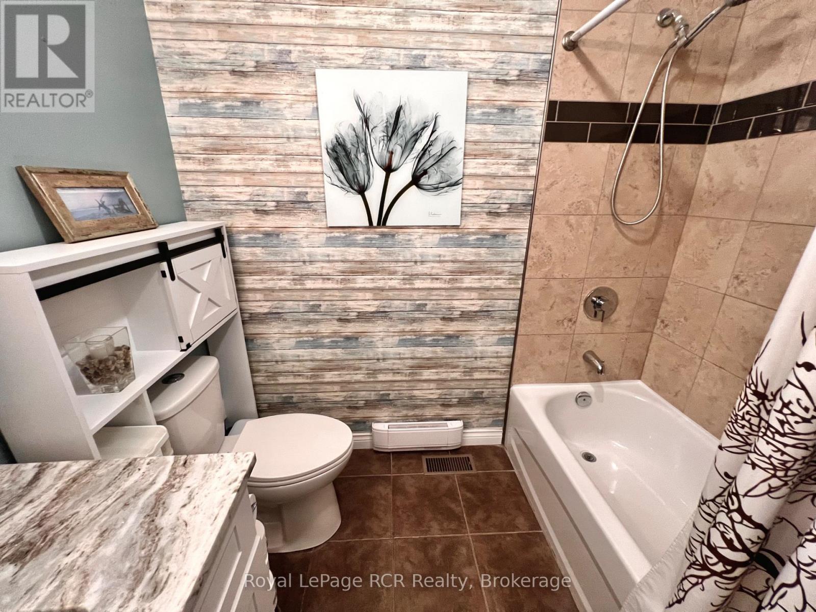 












251 PEARSON STREET

,
Meaford,




Ontario
N4L1L6

