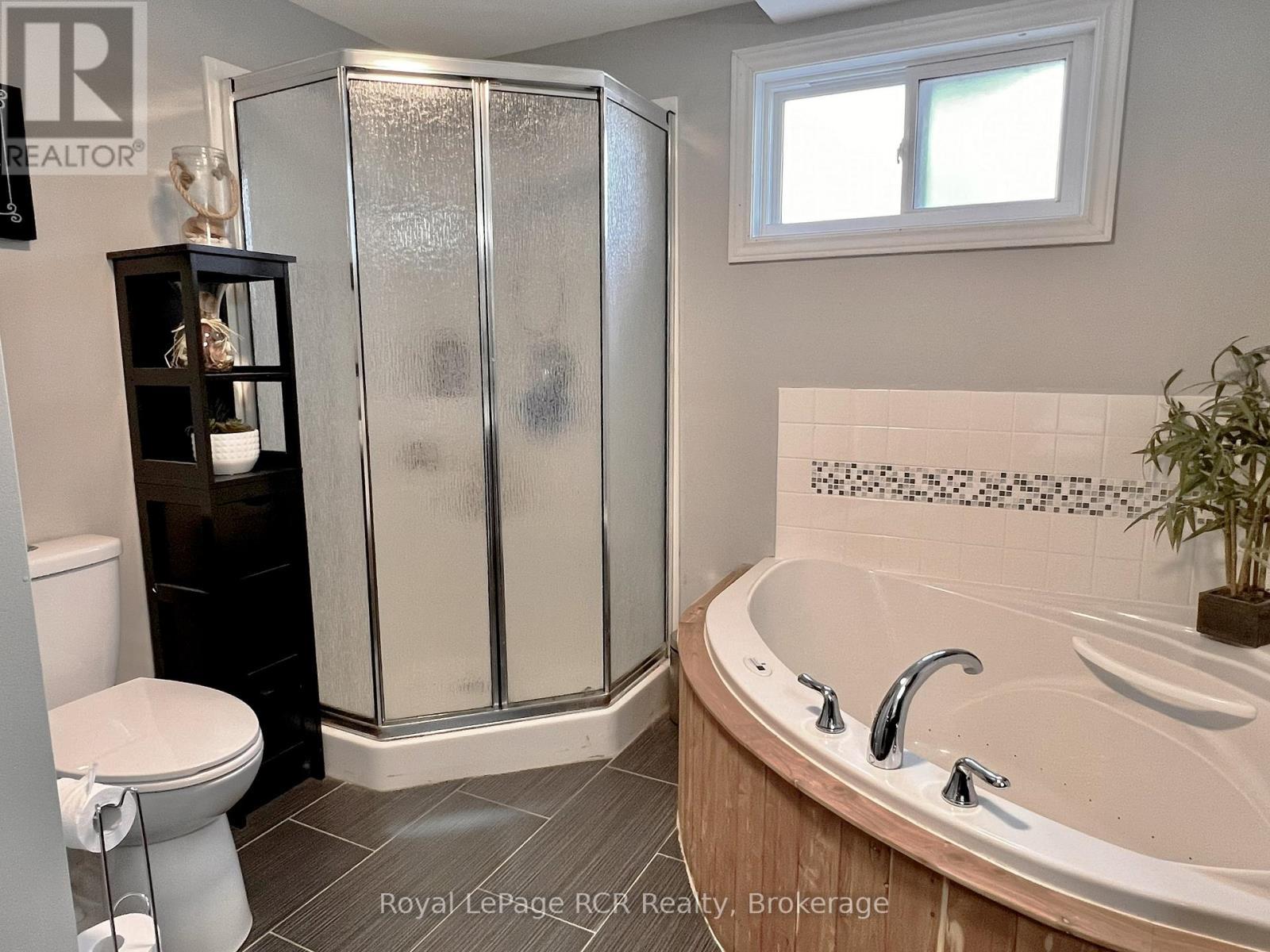 












251 PEARSON STREET

,
Meaford,




Ontario
N4L1L6

