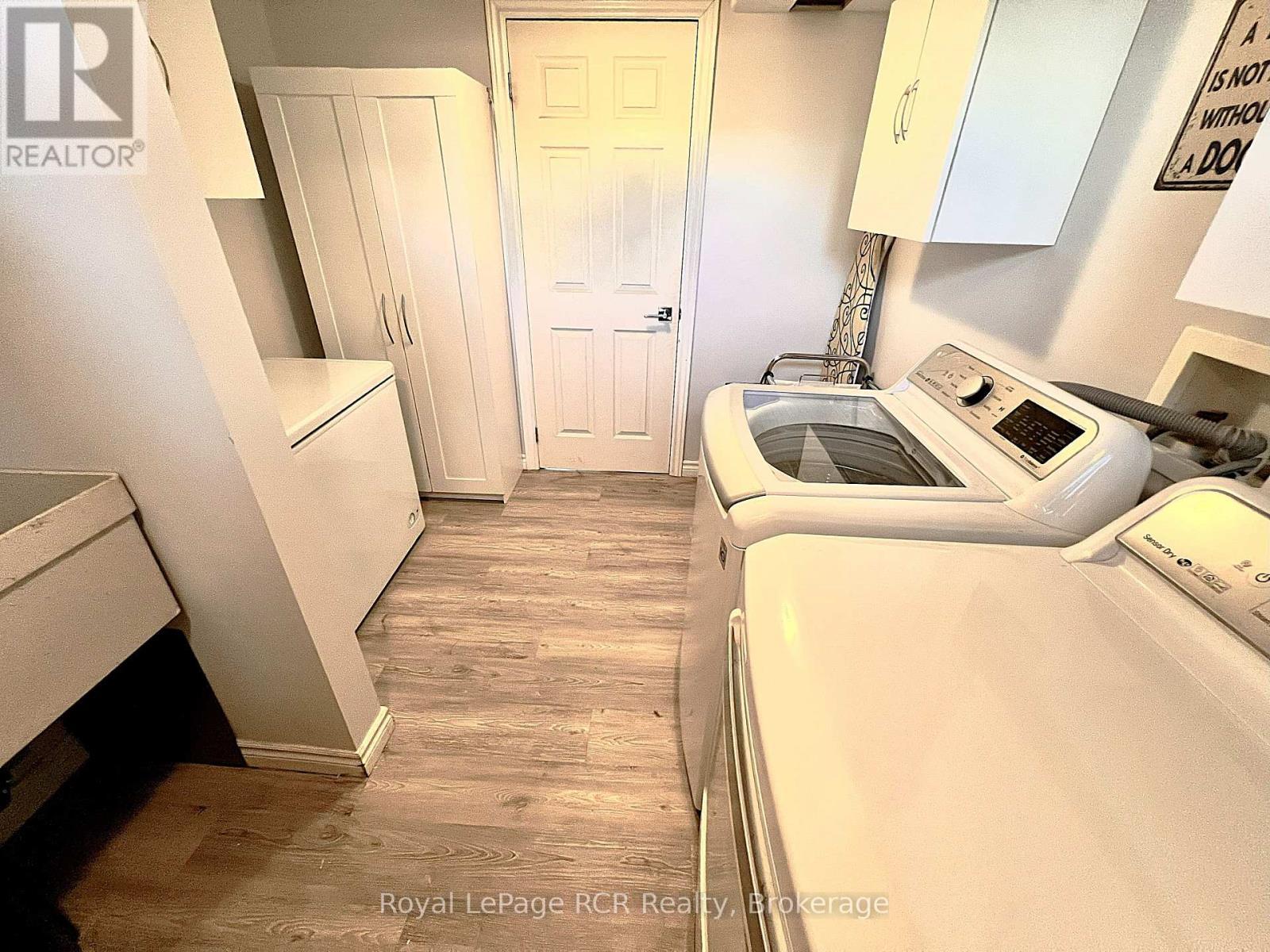 












251 PEARSON STREET

,
Meaford,




Ontario
N4L1L6

