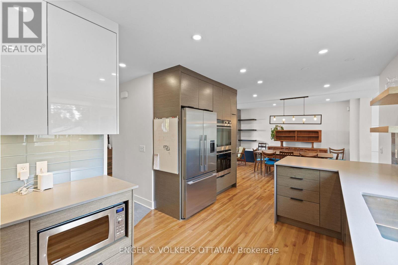 826 Quinlan Road, Ottawa, ON - Indoor Photo Showing Kitchen
