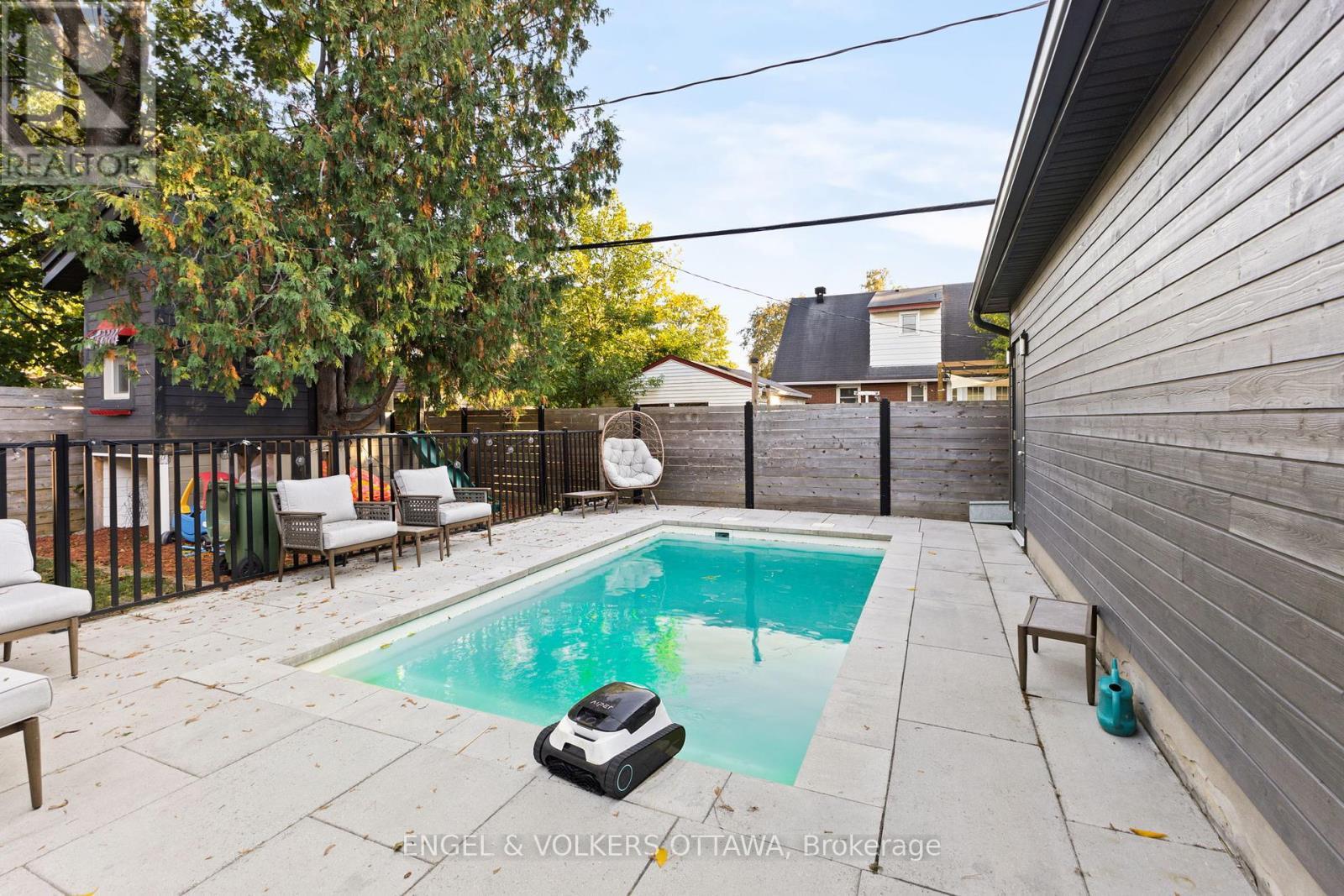 826 Quinlan Road, Ottawa, ON - Outdoor With In Ground Pool With Deck Patio Veranda