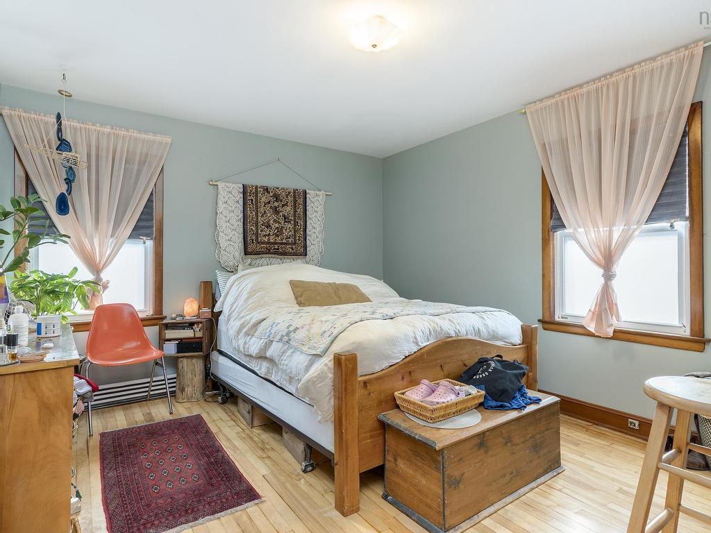 












7142 Abbott Drive

,
Halifax,




NS
B3L 2L7

