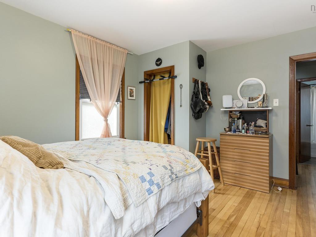












7142 Abbott Drive

,
Halifax,




NS
B3L 2L7

