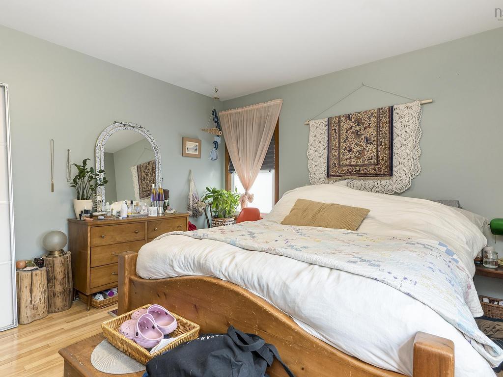 












7142 Abbott Drive

,
Halifax,




NS
B3L 2L7

