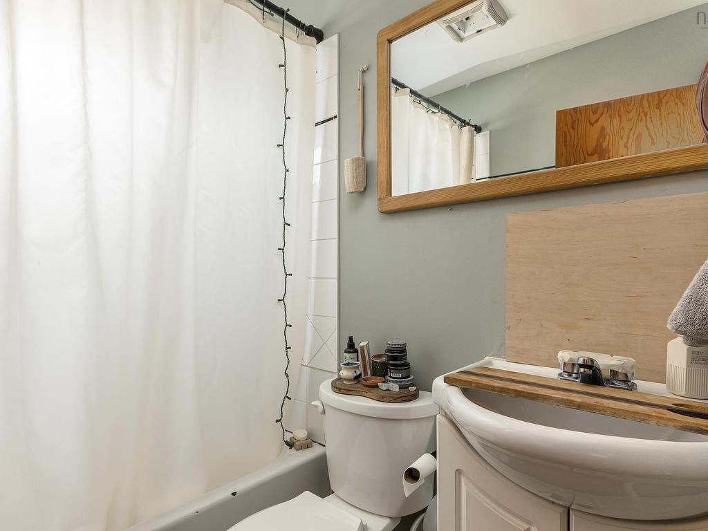 












7142 Abbott Drive

,
Halifax,




NS
B3L 2L7


