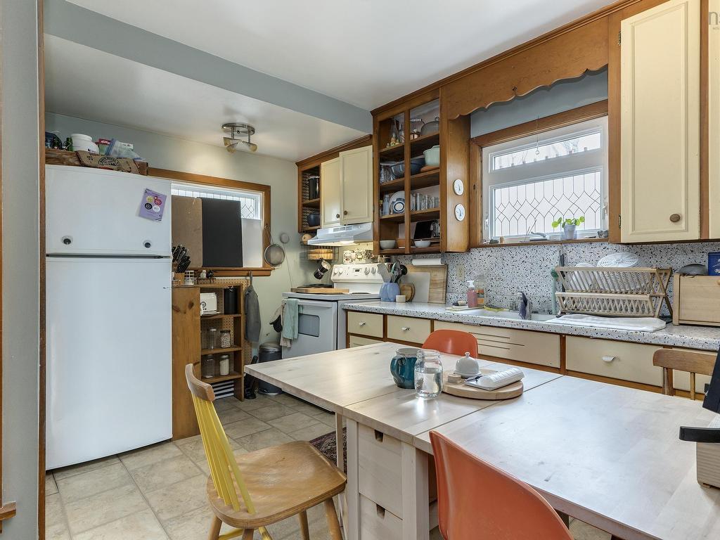 












7142 Abbott Drive

,
Halifax,




NS
B3L 2L7

