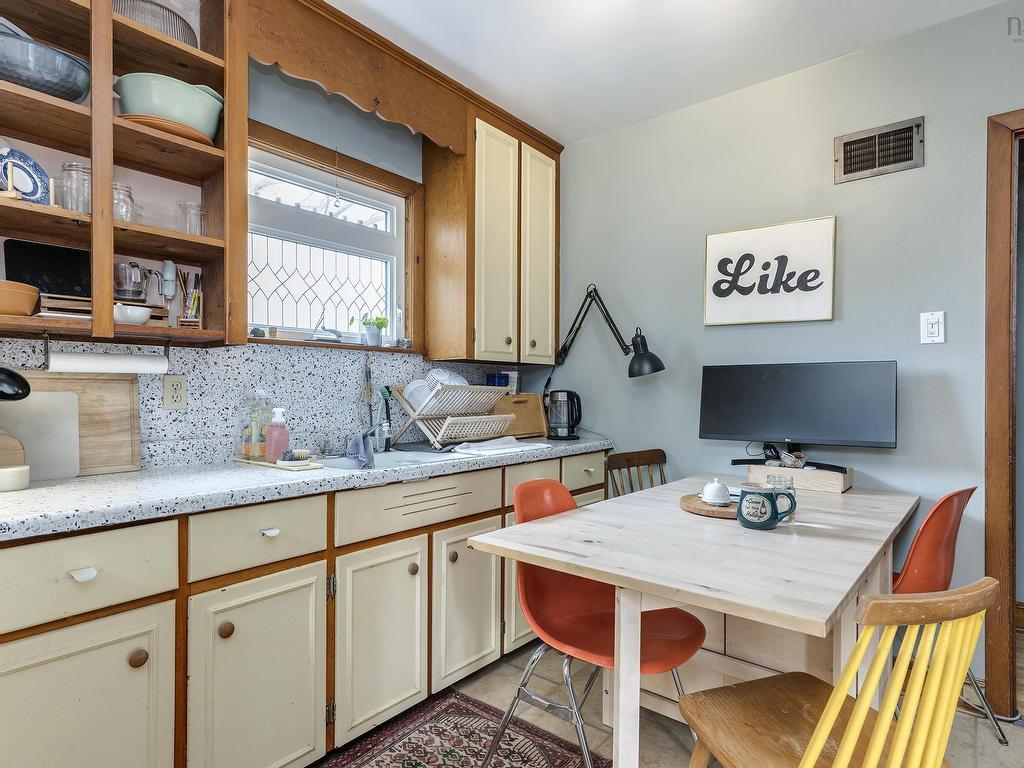 












7142 Abbott Drive

,
Halifax,




NS
B3L 2L7

