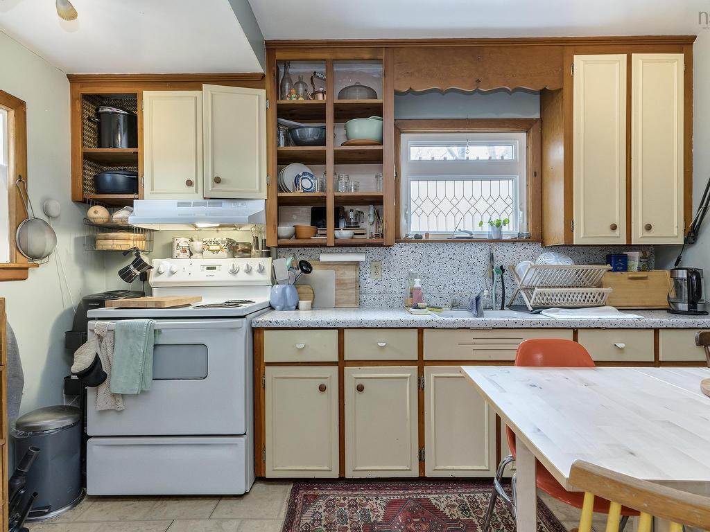 












7142 Abbott Drive

,
Halifax,




NS
B3L 2L7

