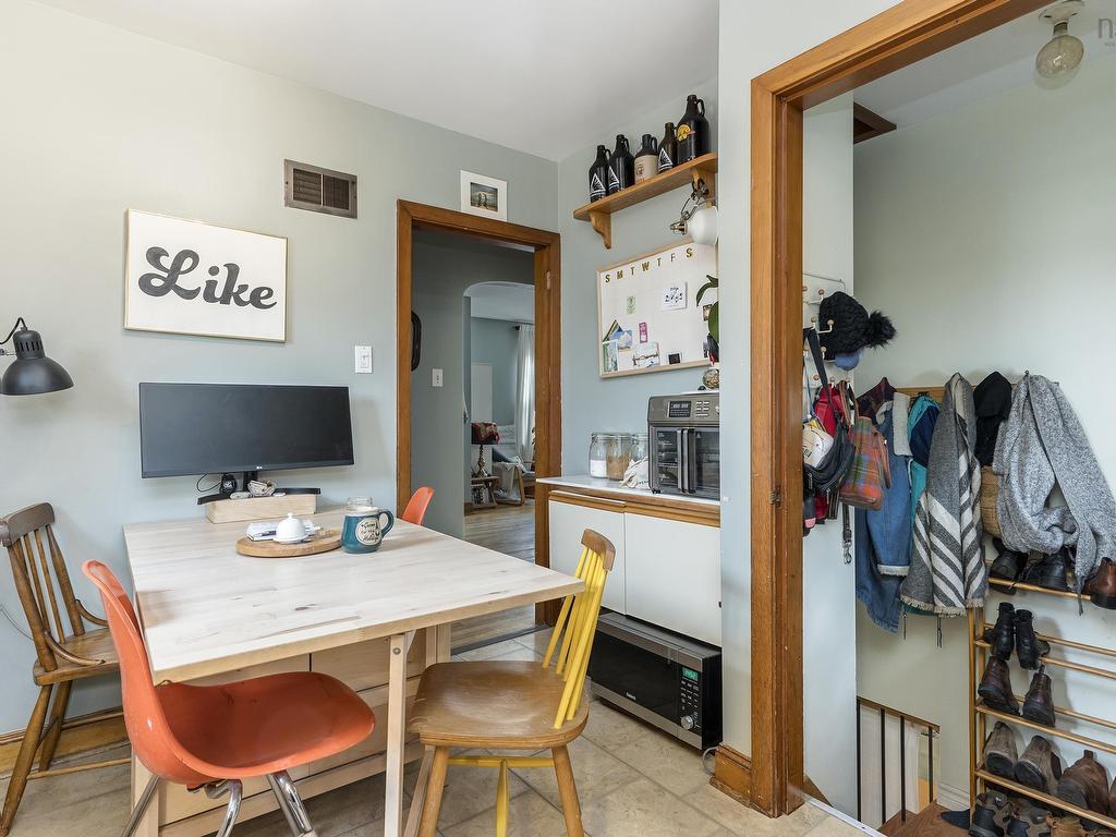 












7142 Abbott Drive

,
Halifax,




NS
B3L 2L7

