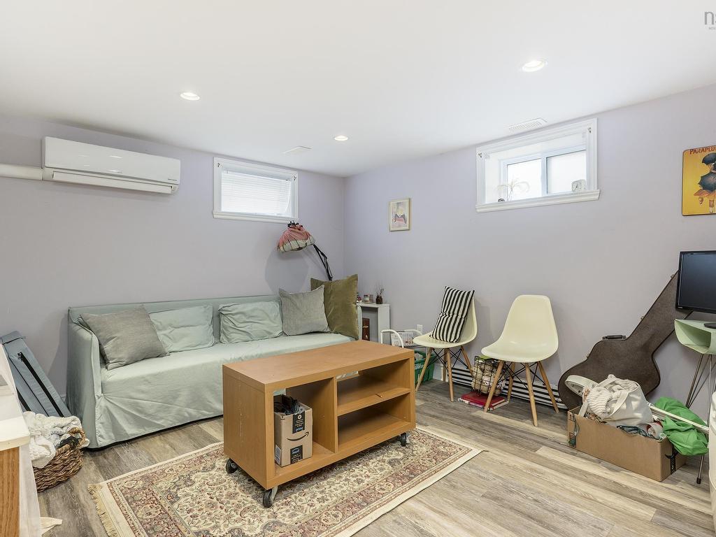 












7142 Abbott Drive

,
Halifax,




NS
B3L 2L7

