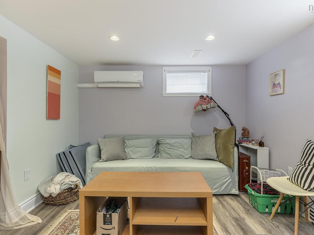












7142 Abbott Drive

,
Halifax,




NS
B3L 2L7

