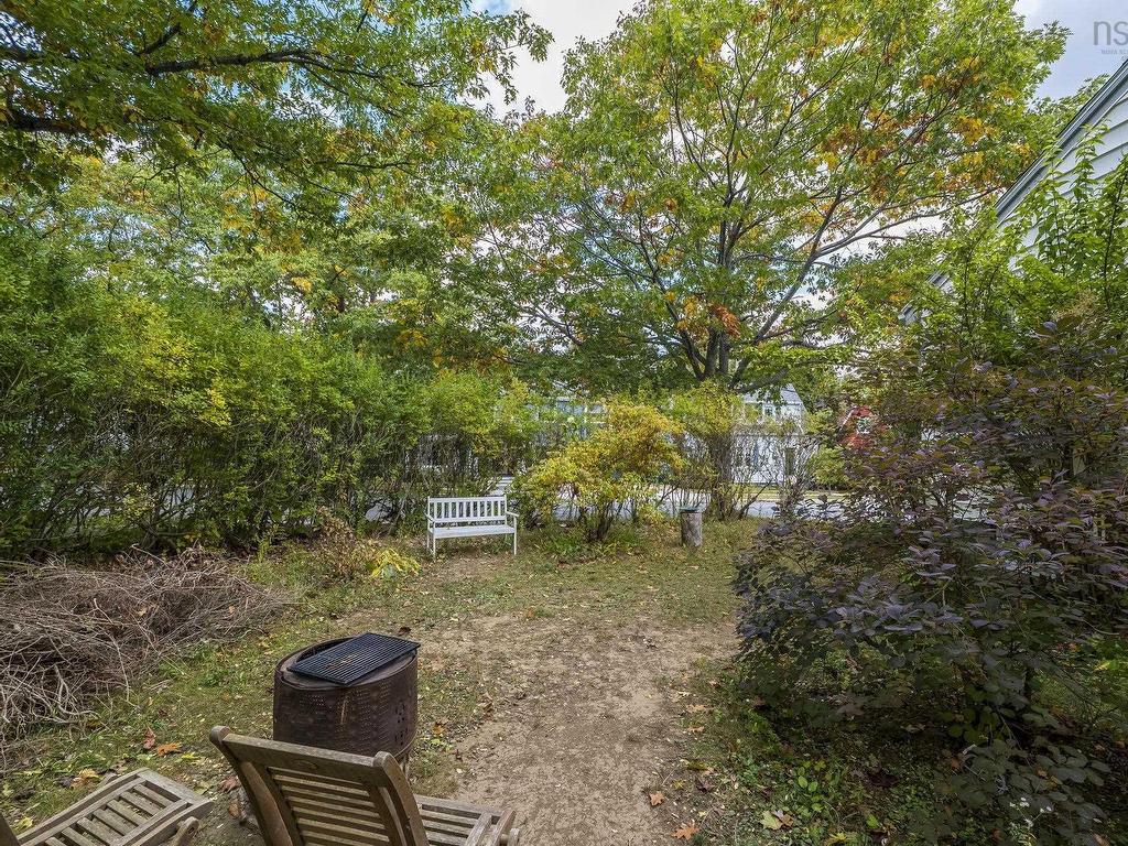 












7142 Abbott Drive

,
Halifax,




NS
B3L 2L7

