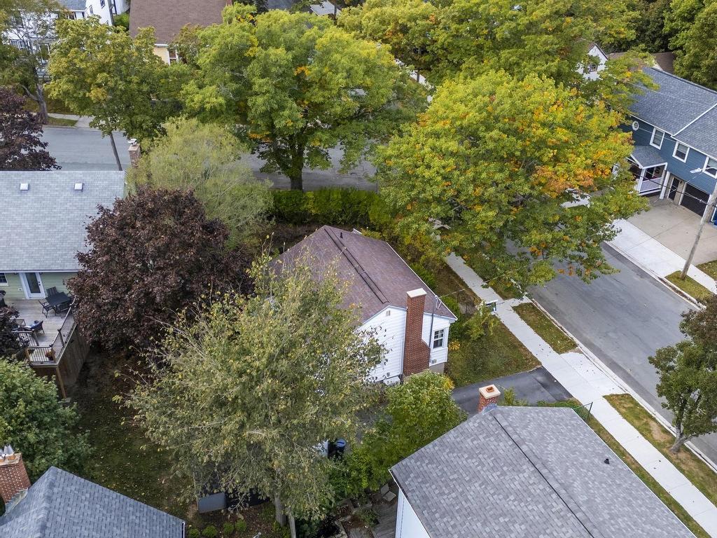 












7142 Abbott Drive

,
Halifax,




NS
B3L 2L7

