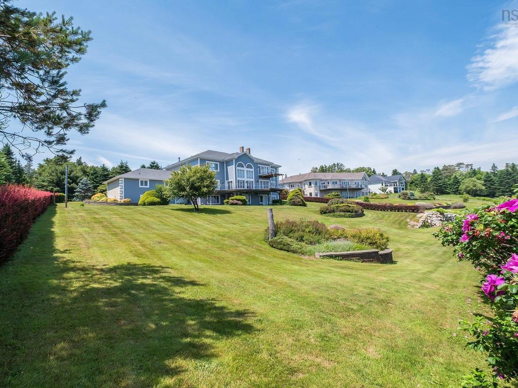 












38 Lennox Road

,
Black Point,




NS
B0J 1T0

