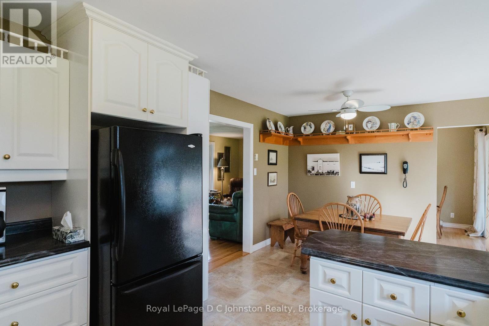 












929 WELLINGTON STREET

,
Saugeen Shores,




Ontario
N0H2C3

