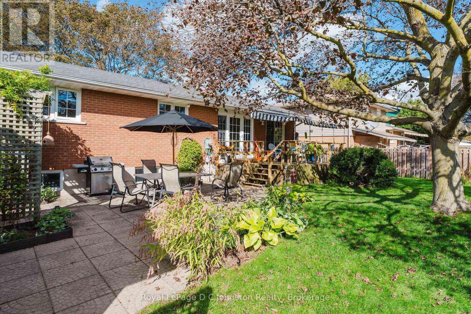 












929 WELLINGTON STREET

,
Saugeen Shores,




Ontario
N0H2C3

