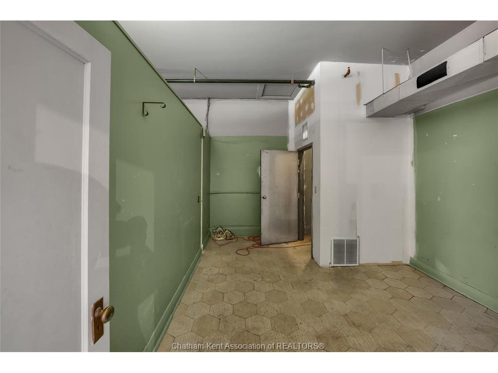 









18


Main

Street,
Ridgetown,




ON
N0P 2C0

