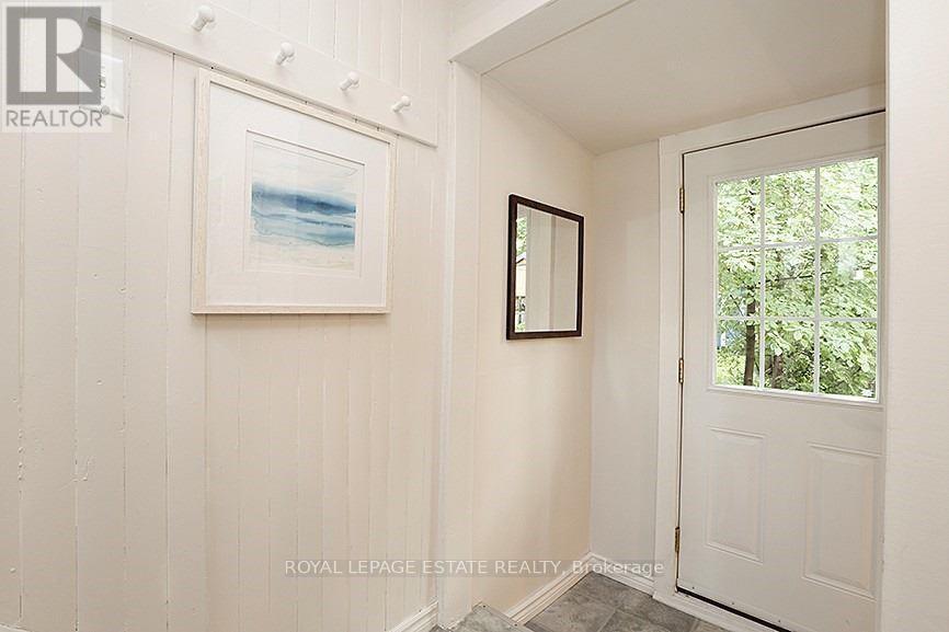 












30 AMROTH AVENUE

,
Toronto,




Ontario
M4C4H2

