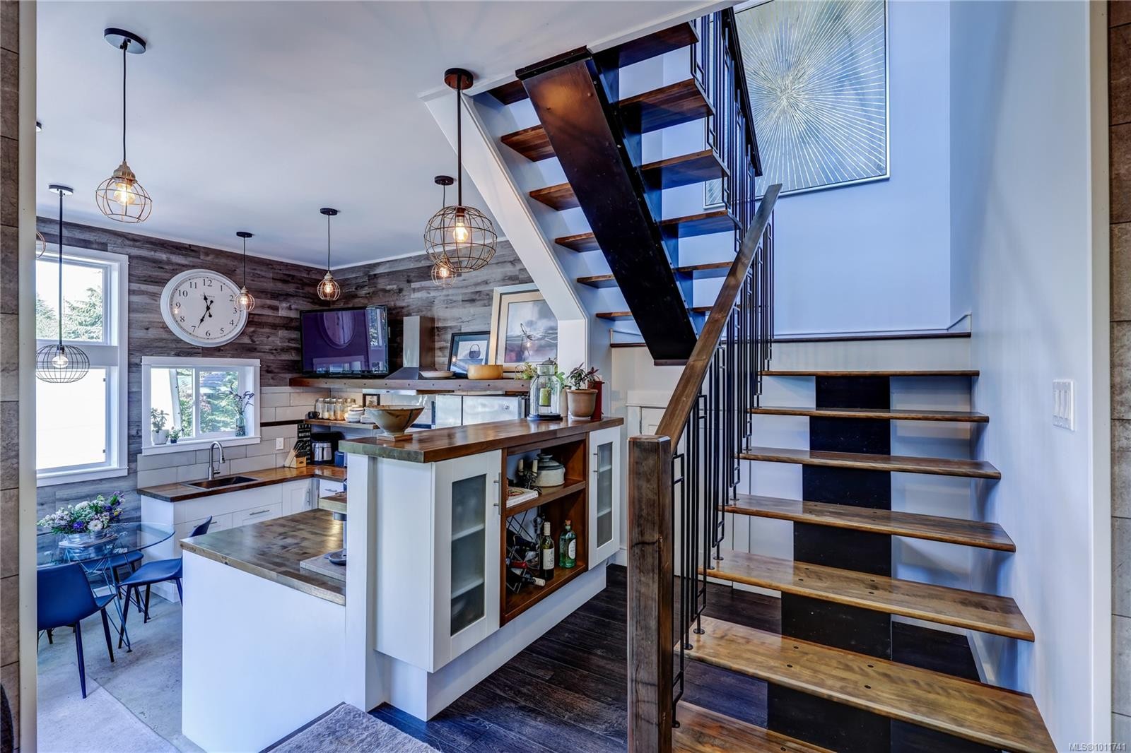 









93


Ashlar

Ave,
Nanaimo,




BC
V9R 3P3

