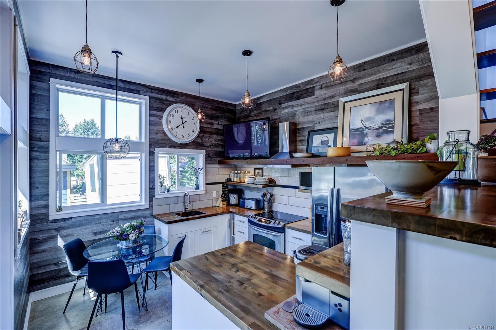 









93


Ashlar

Ave,
Nanaimo,




BC
V9R 3P3

