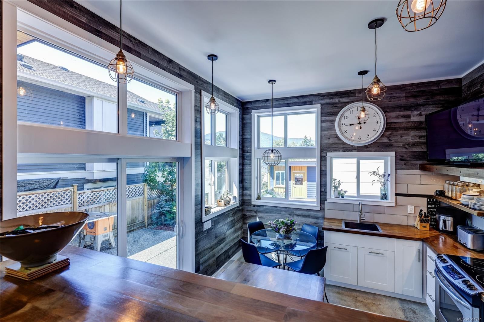 









93


Ashlar

Ave,
Nanaimo,




BC
V9R 3P3

