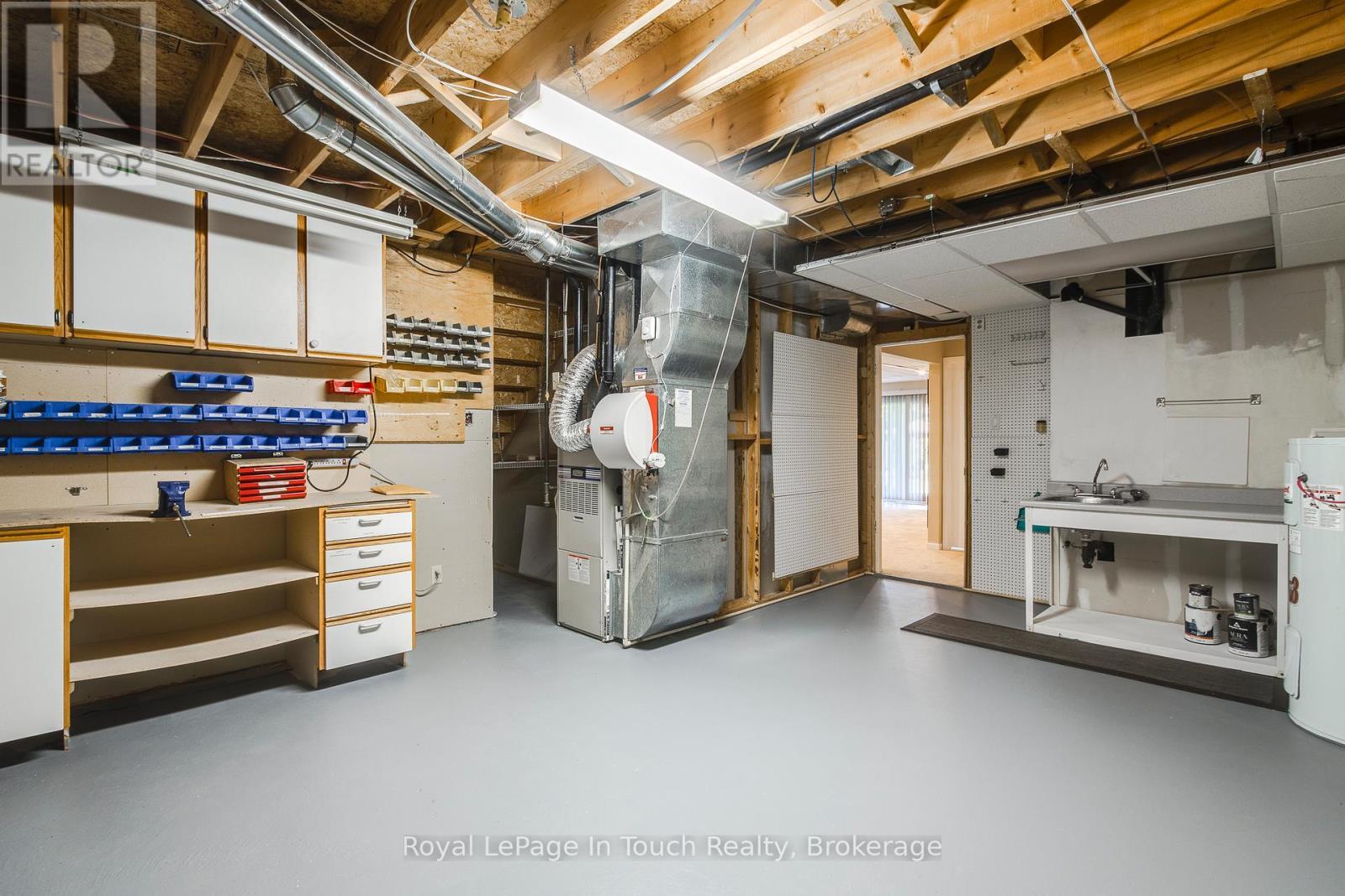 












32 - 696 KING STREET

,
Midland,




Ontario
L4R5B5

