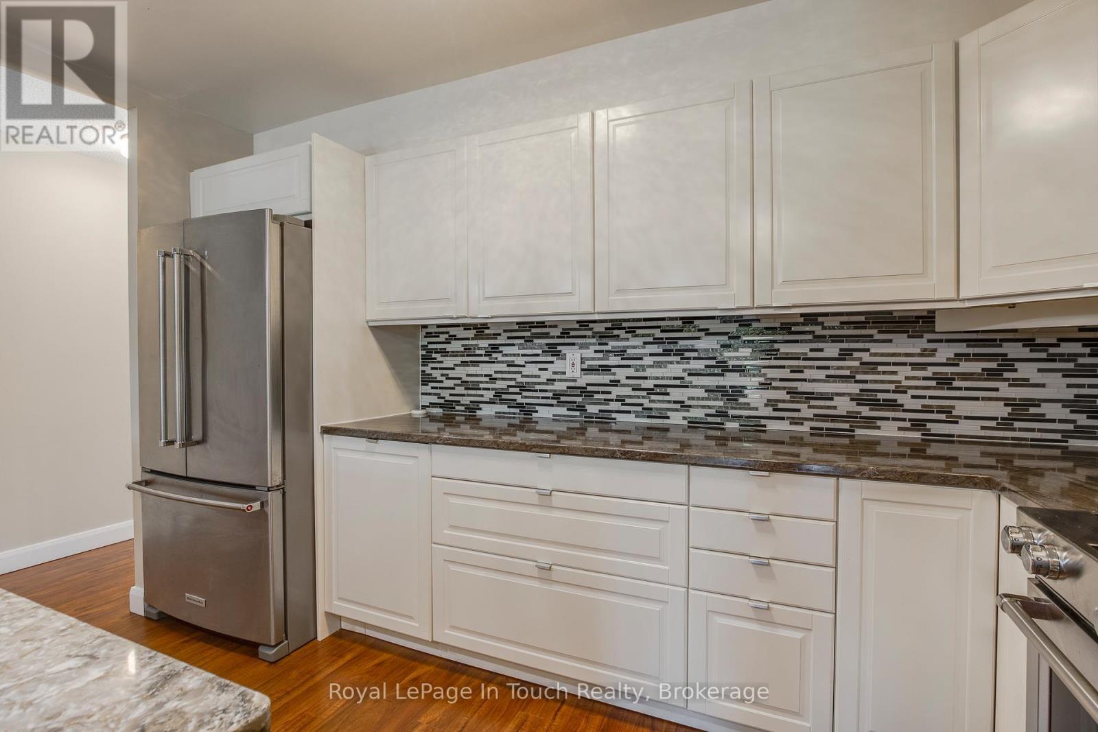 












32 - 696 KING STREET

,
Midland,




Ontario
L4R5B5

