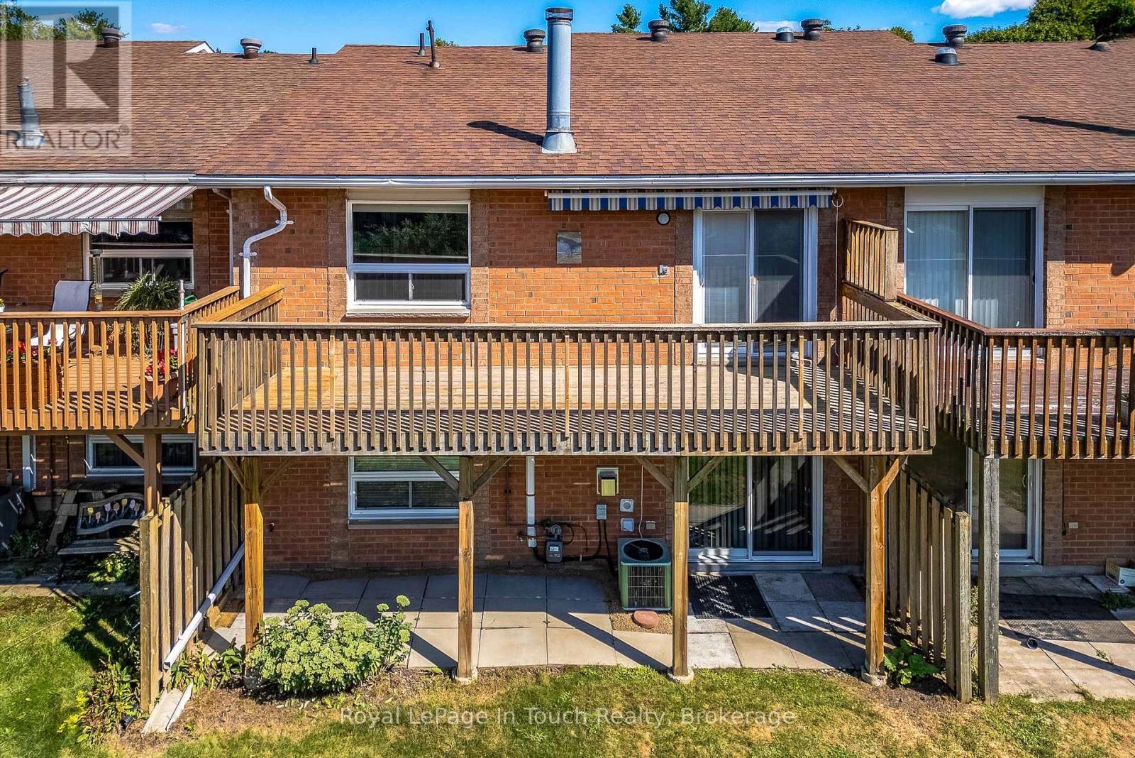 












32 - 696 KING STREET

,
Midland,




Ontario
L4R5B5

