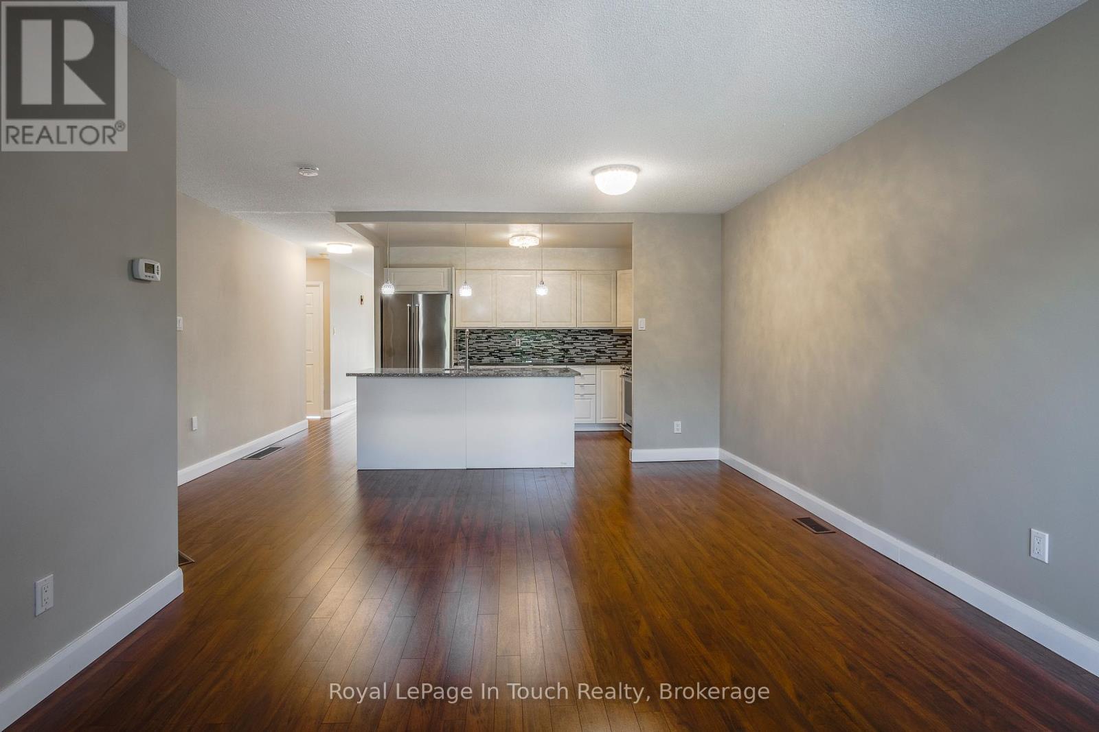 












32 - 696 KING STREET

,
Midland,




Ontario
L4R5B5


