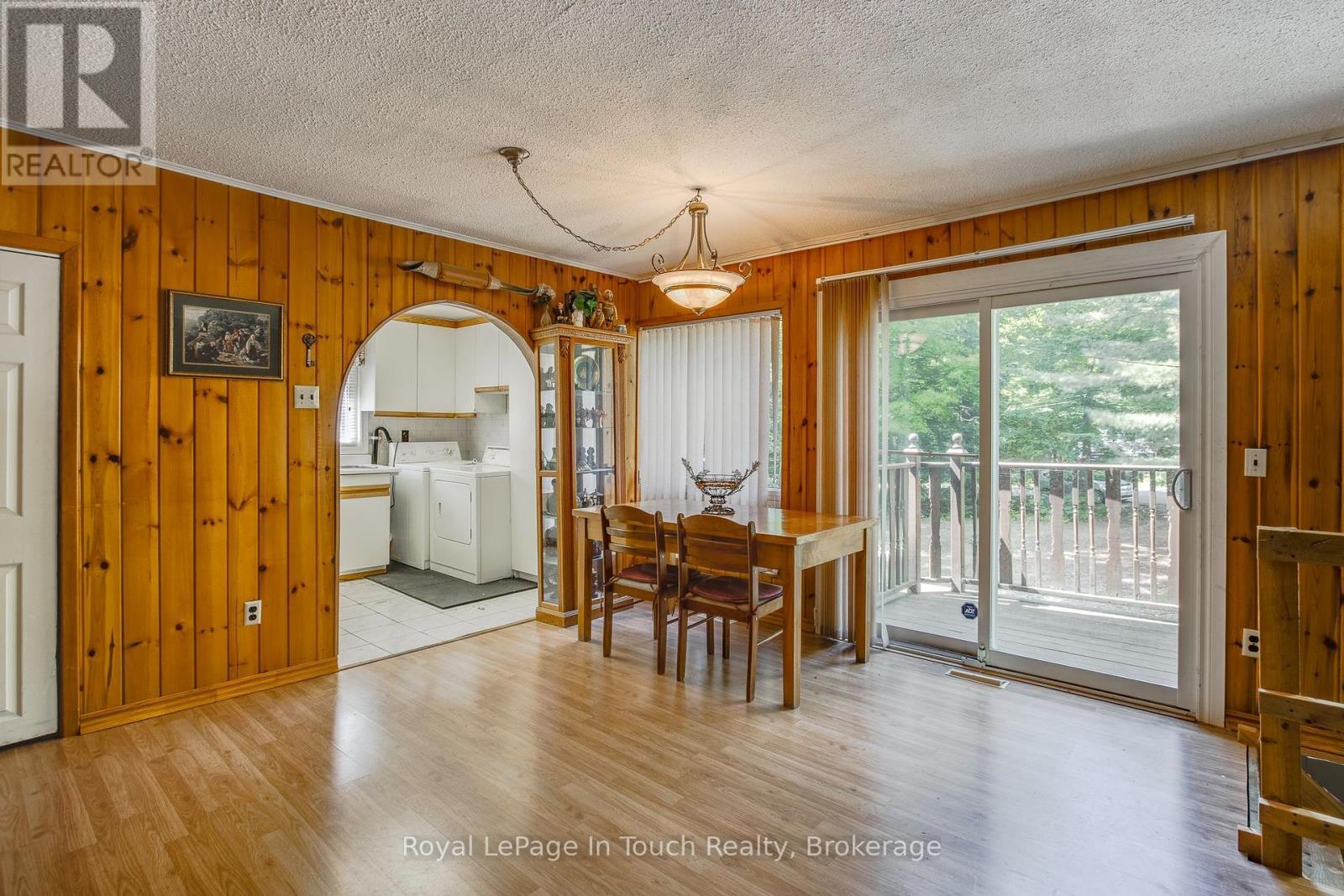 












5 GARY COURT

,
Tiny,




Ontario
L9M0H3

