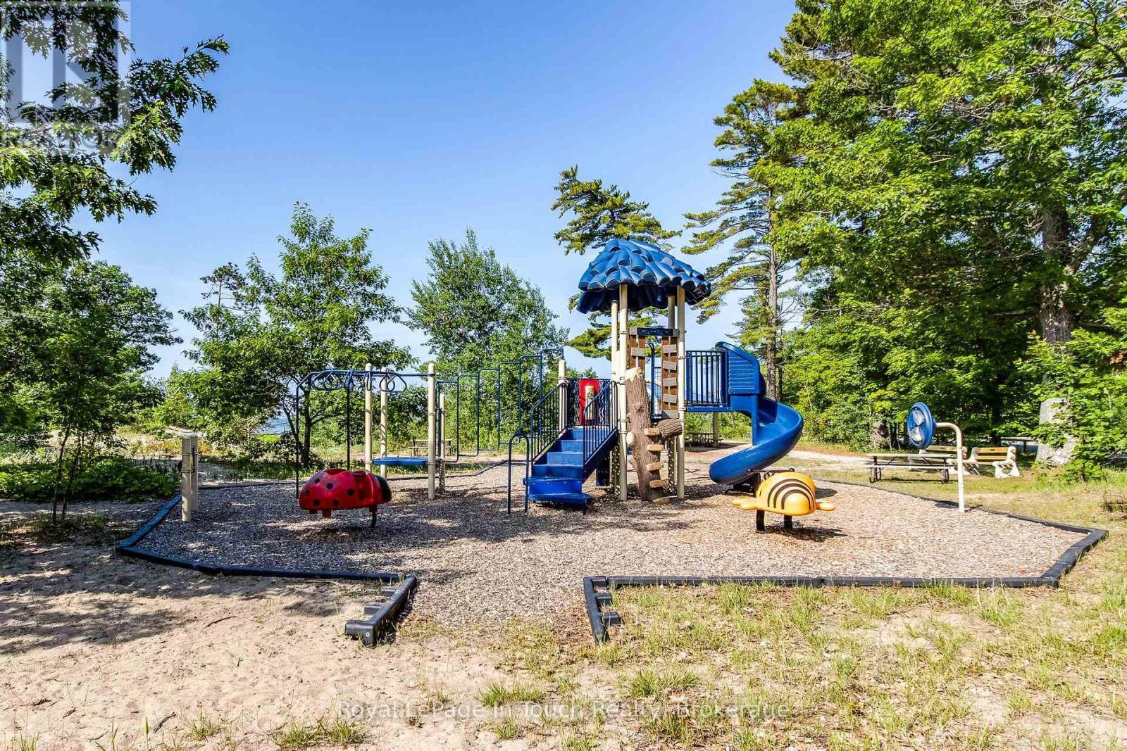












5 GARY COURT

,
Tiny,




Ontario
L9M0H3

