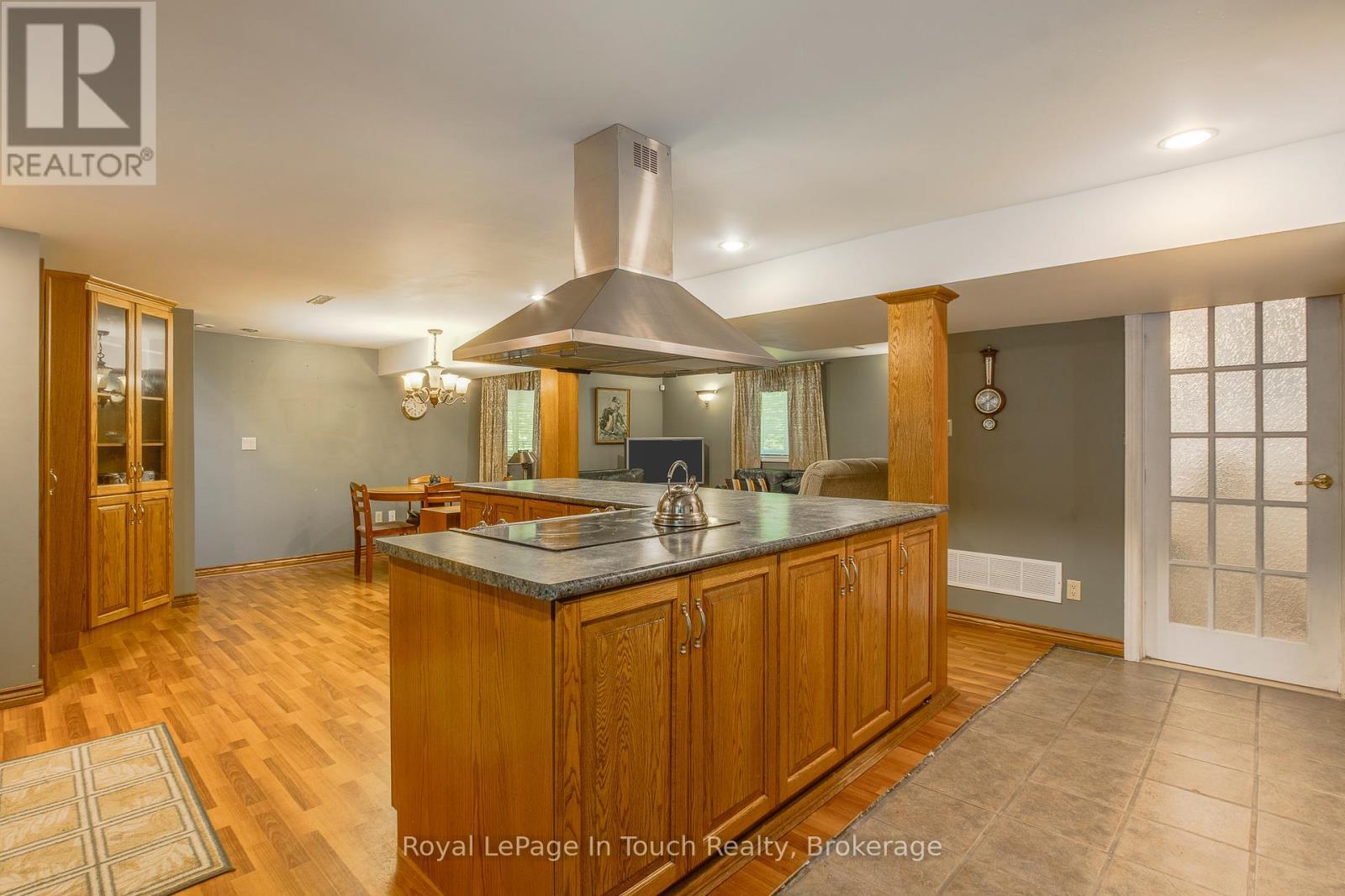 












5 GARY COURT

,
Tiny,




Ontario
L9M0H3

