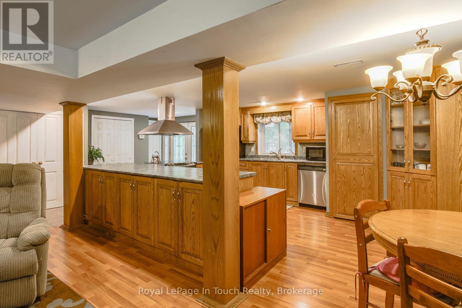 












5 GARY COURT

,
Tiny,




Ontario
L9M0H3

