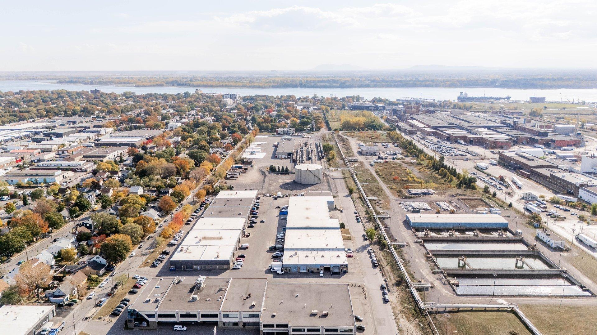 









11000


Rue Sherbrooke E.

, B19-B20,
Montréal-Est,




QC
H1B5W1

