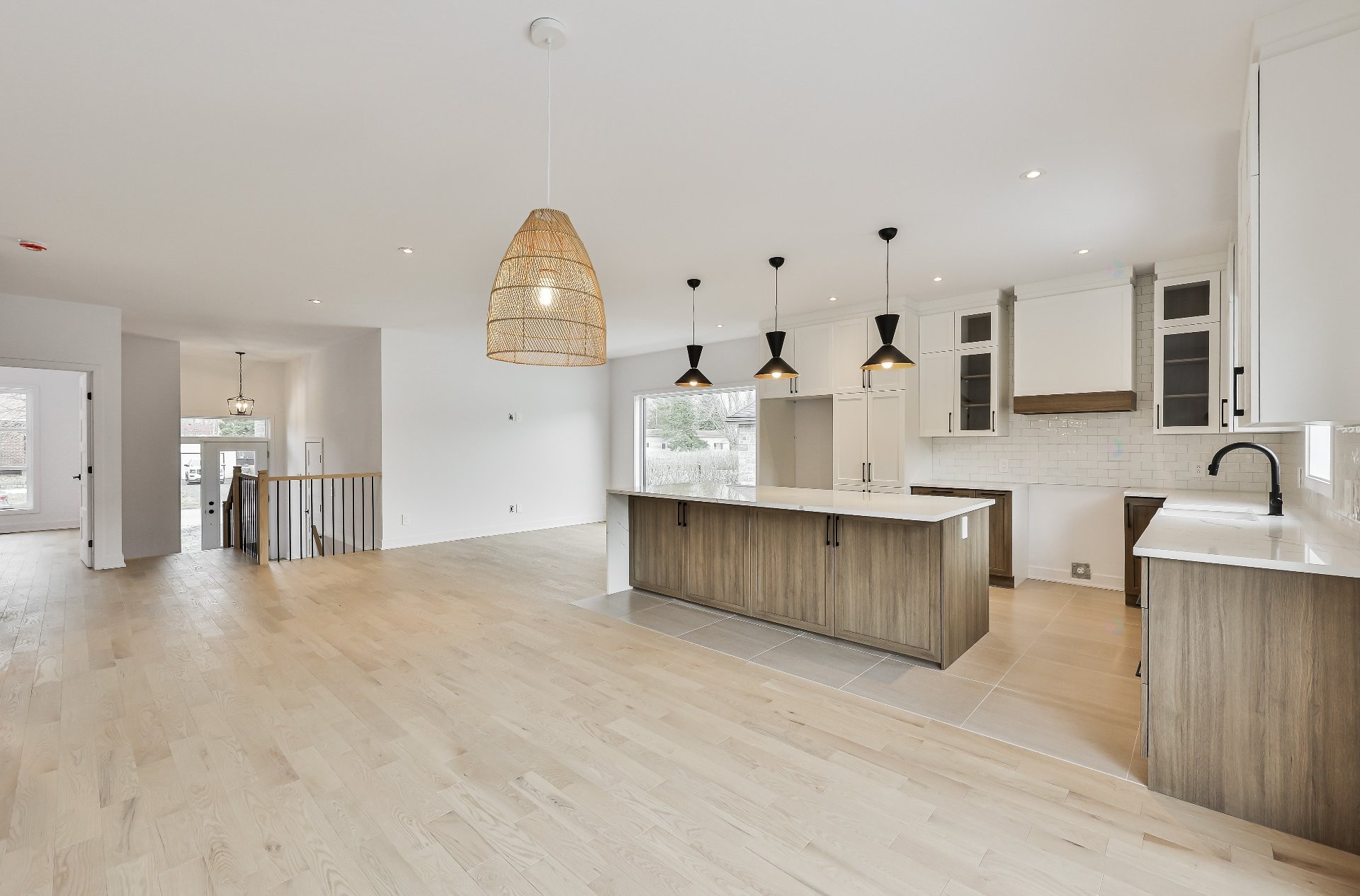 









860


Rue du Faubourg

,
Saint-Jérôme,




QC
J5L0H9

