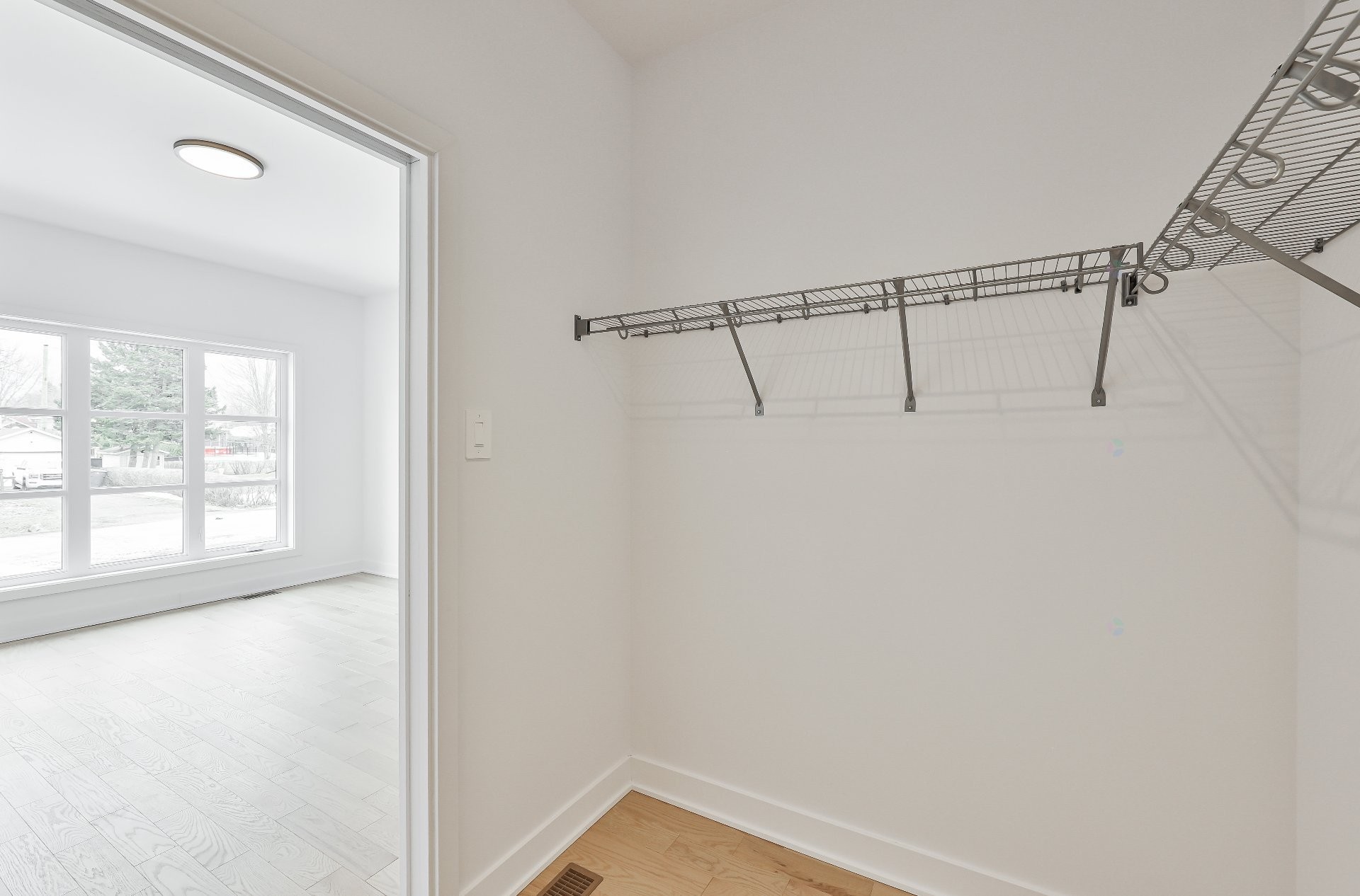 









860


Rue du Faubourg

,
Saint-Jérôme,




QC
J5L0H9

