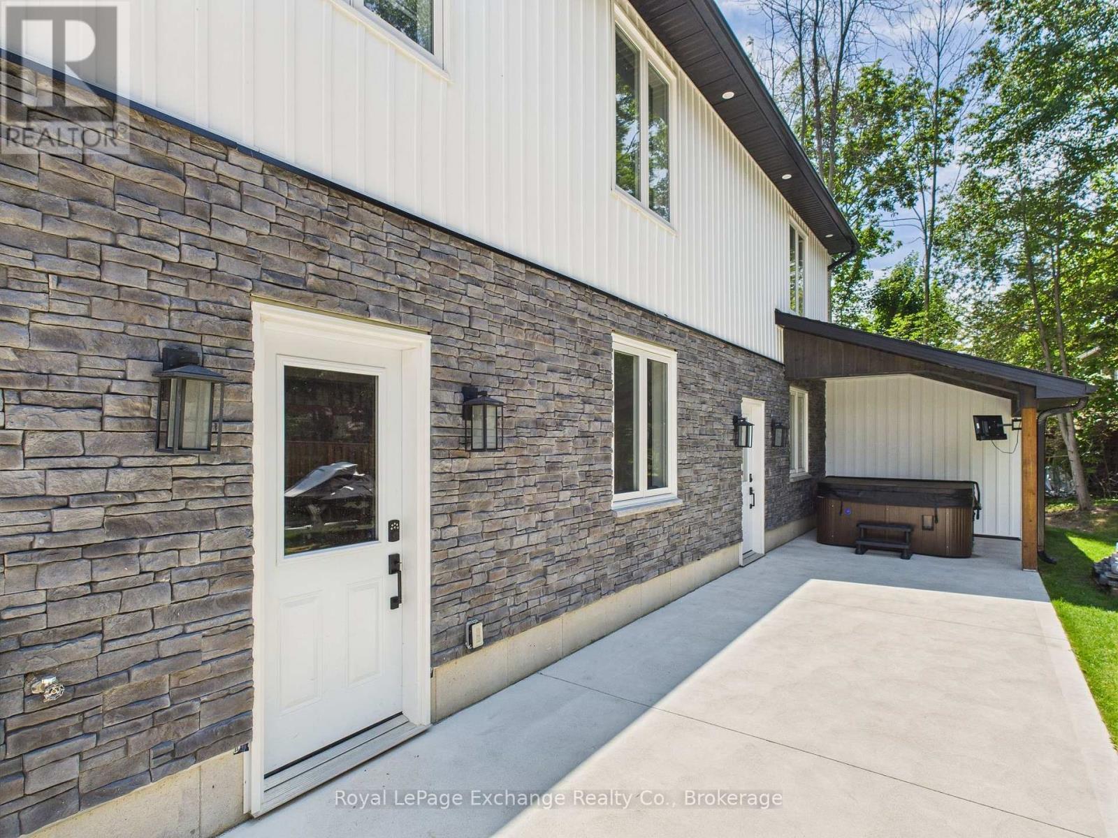 












127 HEMLOCK STREET

,
Huron-Kinloss,




Ontario
P4N6S5

