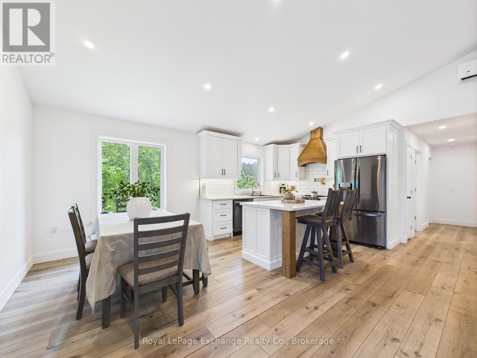 












127 HEMLOCK STREET

,
Huron-Kinloss,




Ontario
P4N6S5

