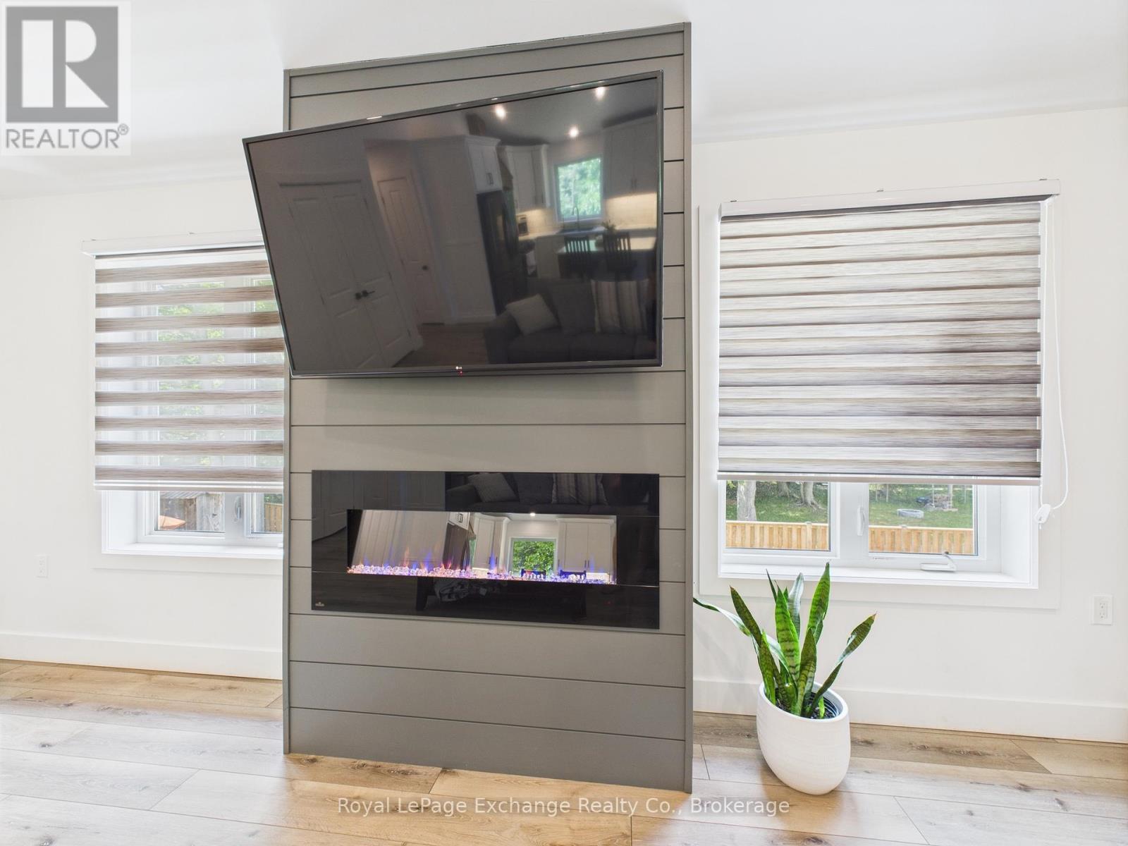 












127 HEMLOCK STREET

,
Huron-Kinloss,




Ontario
P4N6S5

