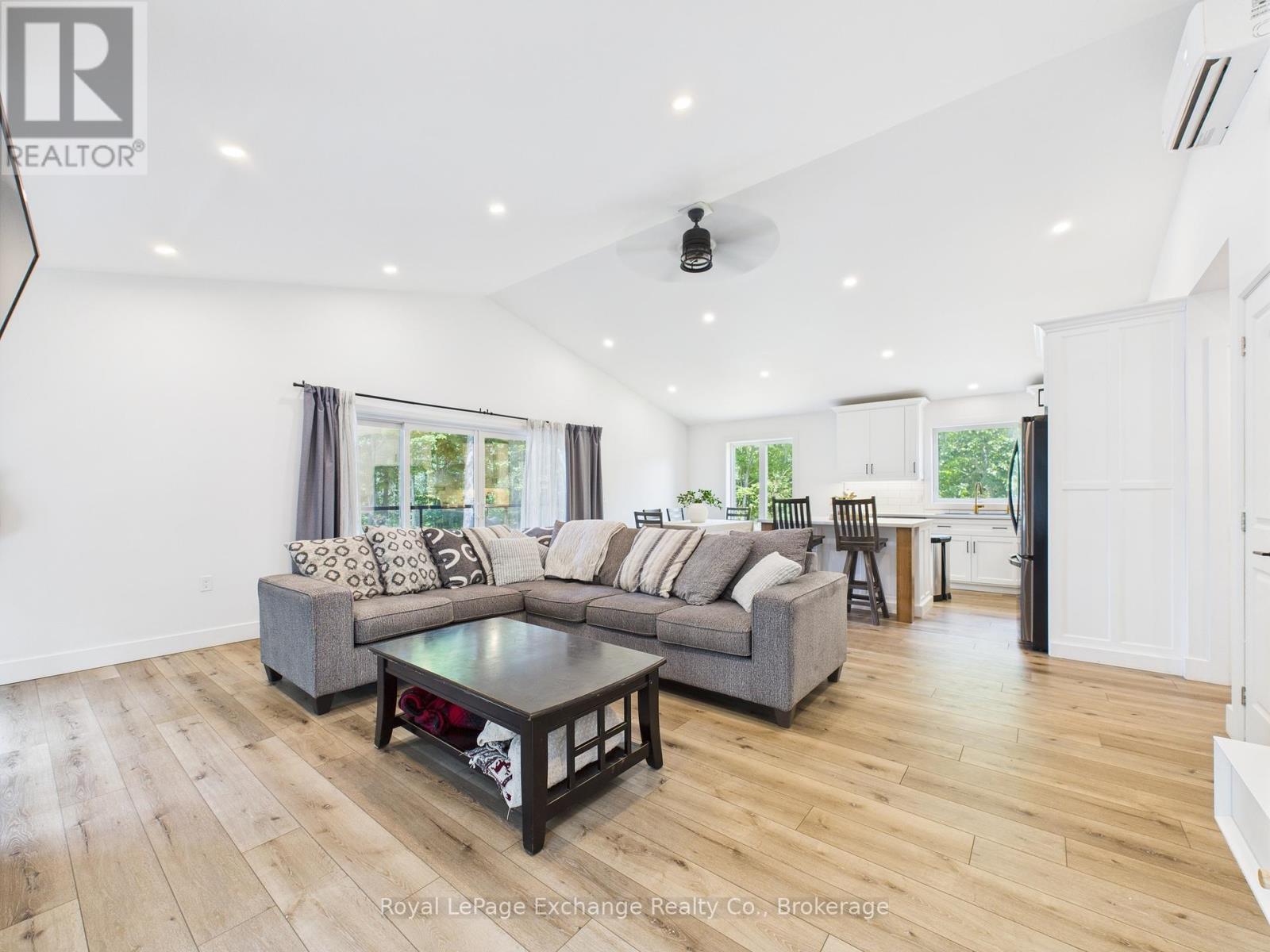 












127 HEMLOCK STREET

,
Huron-Kinloss,




Ontario
P4N6S5

