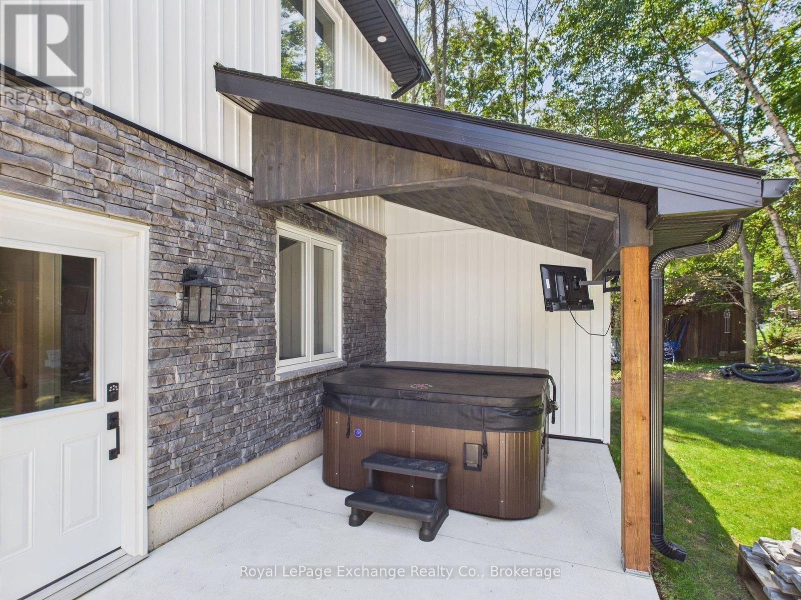 












127 HEMLOCK STREET

,
Huron-Kinloss,




Ontario
P4N6S5

