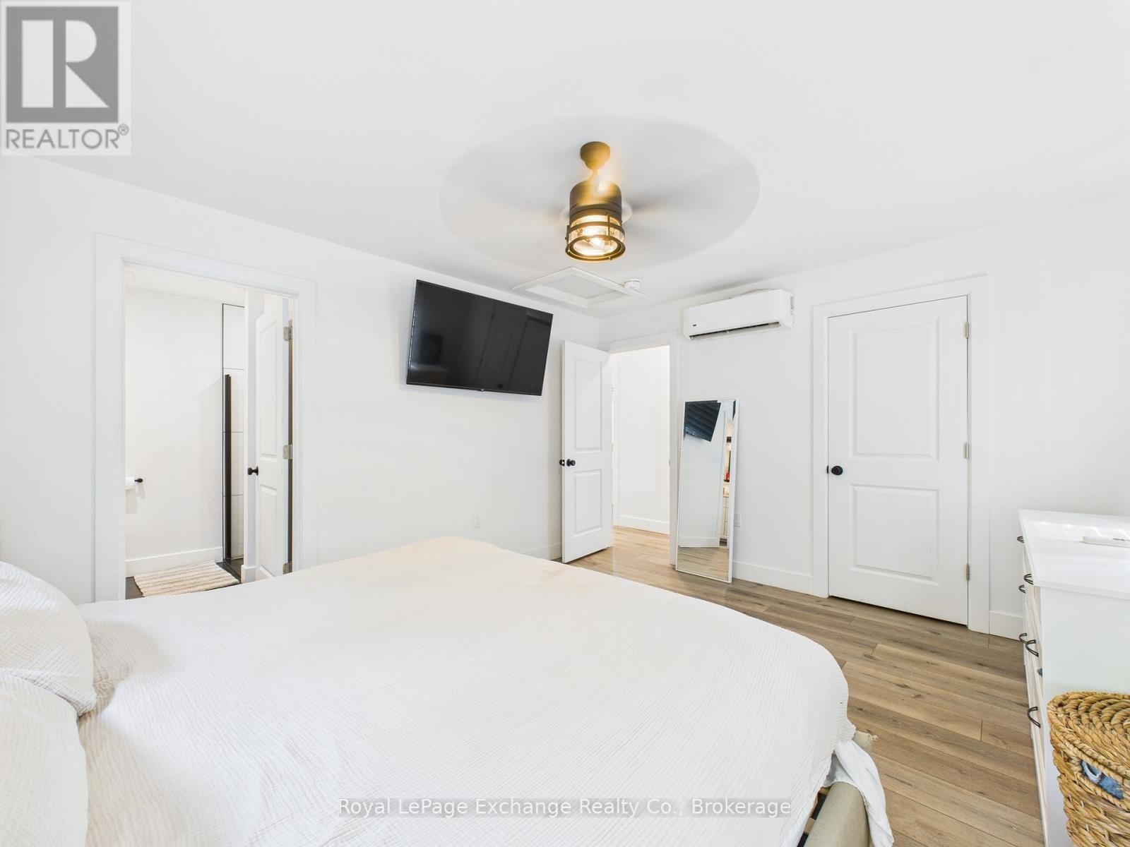 












127 HEMLOCK STREET

,
Huron-Kinloss,




Ontario
P4N6S5

