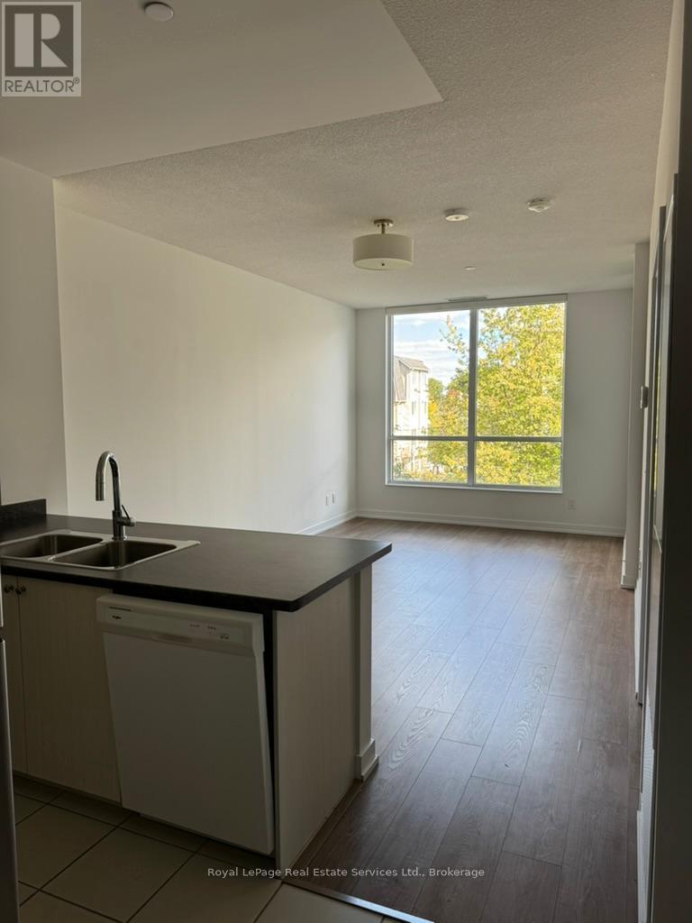 












213 - 8 TRENT AVENUE

,
Toronto (East End-Danforth),




Ontario
M4C0A6

