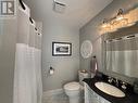 Main Floor 4pc Bath