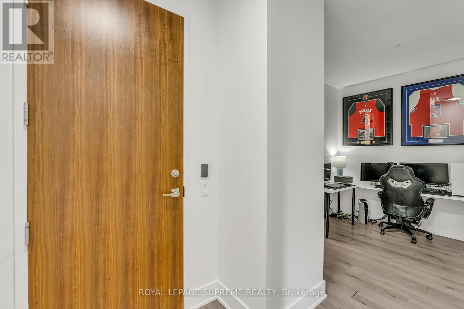 












604 - 111 ST CLAIR AVENUE W

,
Toronto,




Ontario
M4V1N5

