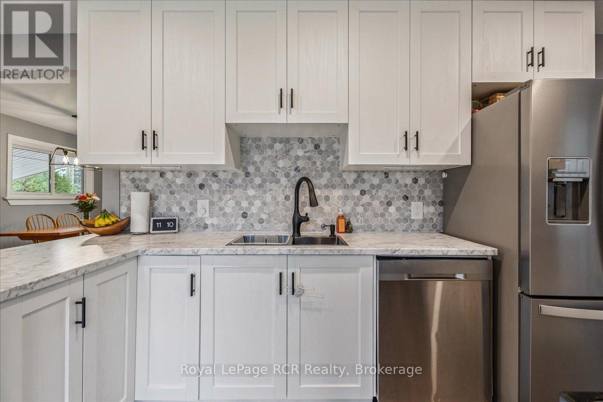 












224 FINDEN STREET

,
Georgian Bluffs,




Ontario
N4K6V5

