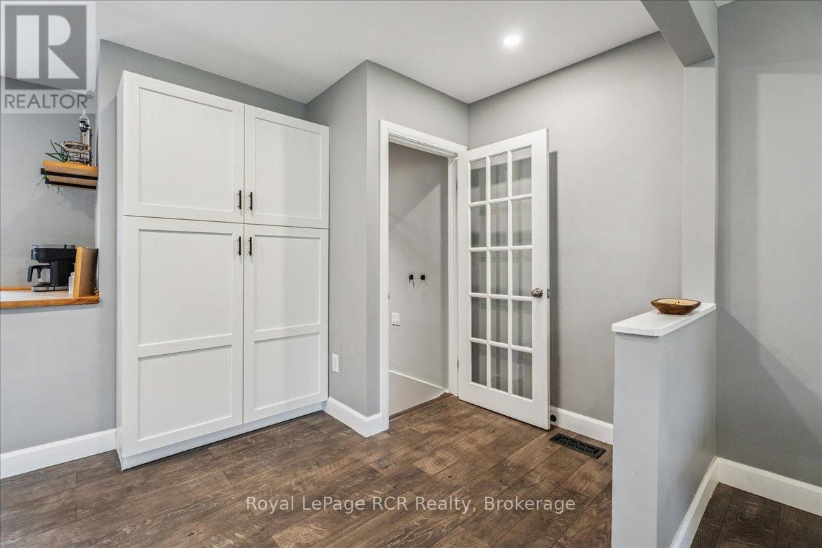 












224 FINDEN STREET

,
Georgian Bluffs,




Ontario
N4K6V5

