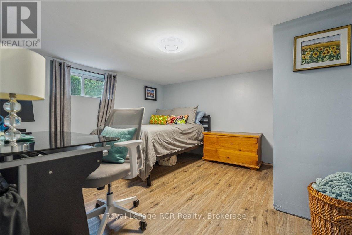 












224 FINDEN STREET

,
Georgian Bluffs,




Ontario
N4K6V5

