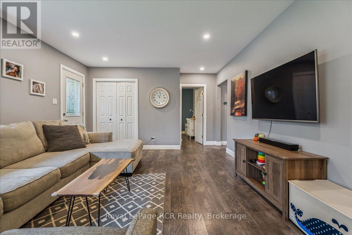 












224 FINDEN STREET

,
Georgian Bluffs,




Ontario
N4K6V5

